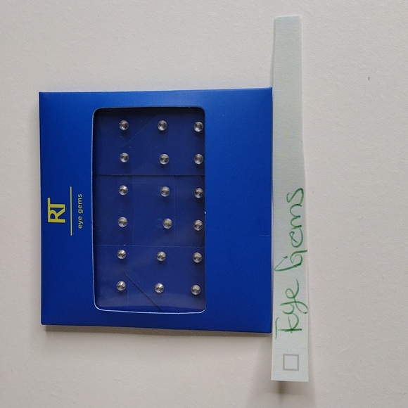 Blue real techniques DayGleam makeup brushes - Picture 3 of 6